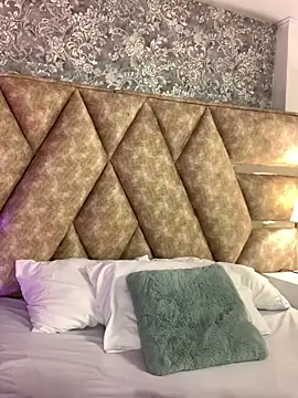 Snapshot of SsexCouplee chatting on 11.20.25 SsexCouplee online show from 11.20.25