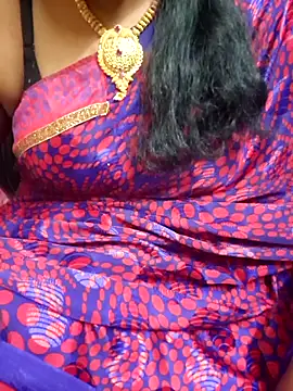 Snapshot of tamil-reena chatting on 10.16.25 tamil-reena online show from 10.16.25
