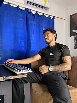 Kylian Alessandro online show from 10.25.25