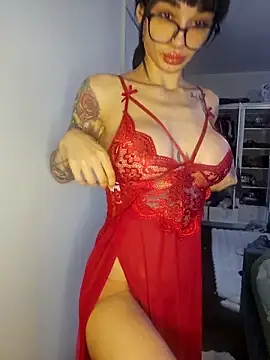 LucyMiax online show from 11.05.25