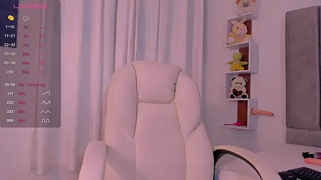 Snapshot of Miaa_Star1 chatting on 10.20.25 Miaa Star1 online show from 10.20.25