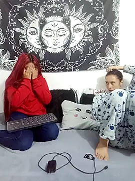 Snapshot of abby_n_emily chatting on 01.07.26 abby n emily online show from 01.07.26