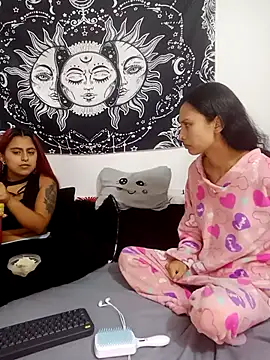 Snapshot of abby_n_emily chatting on 02.19.26 abby n emily online show from 02.19.26