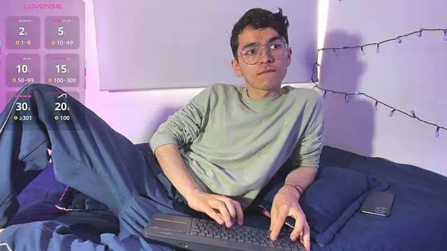 Snapshot of dani_angel_dark chatting on 12.14.25 dani angel dark online show from 12.14.25