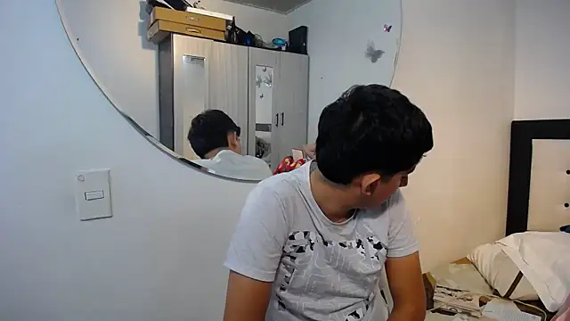 Snapshot of Dravith_Valery chatting on 11.18.25 Dravith Valery online show from 11.18.25