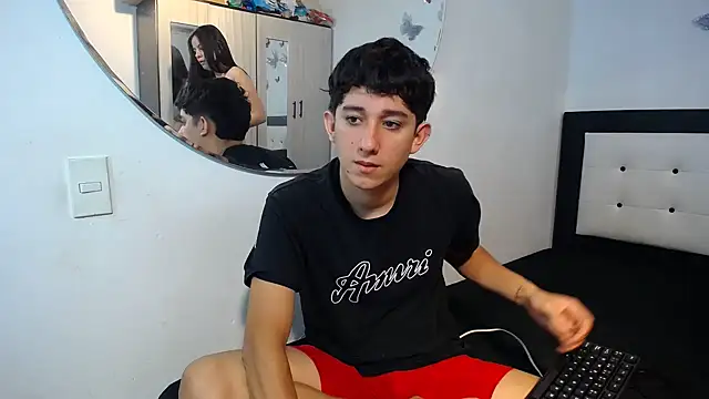 Snapshot of Dravith_Valery chatting on 11.27.25 Dravith Valery online show from 11.27.25