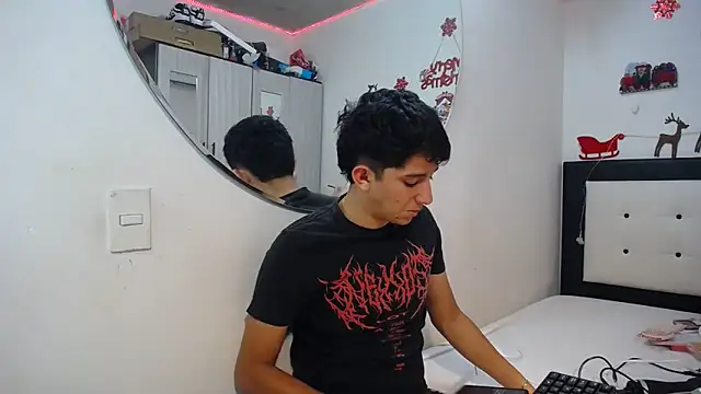 Snapshot of Dravith_Valery chatting on 12.16.25 Dravith Valery online show from 12.16.25