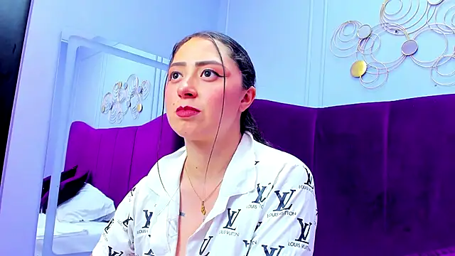 JuliethCruz  online show from 11.15.25