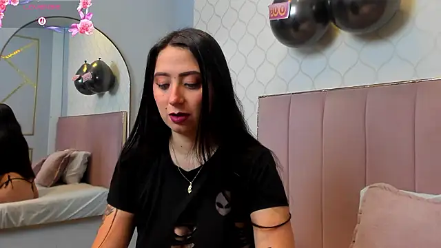 Snapshot of JuliethCruz_ chatting on 02.23.26 JuliethCruz online show from 02.23.26