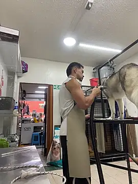 Snapshot of Leonardmoppet chatting on 11.04.25 Leonardmoppet online show from 11.04.25