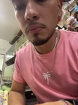 Snapshot of Leonardmoppet chatting on 11.06.25 Leonardmoppet online show from 11.06.25