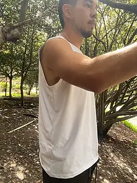 Snapshot of Leonardmoppet chatting on 11.23.25 Leonardmoppet online show from 11.23.25