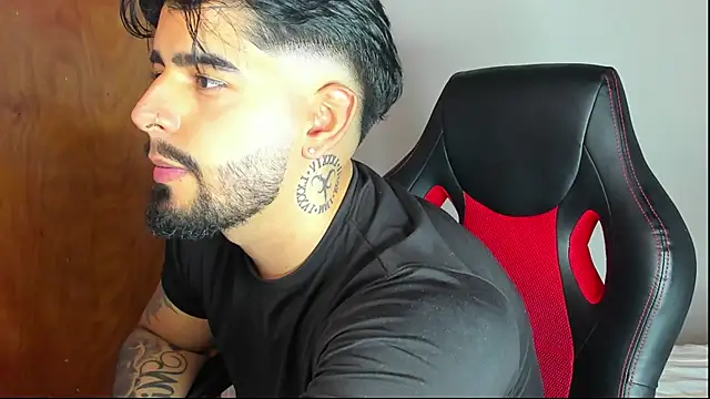 maximo black  online show from 01.05.26