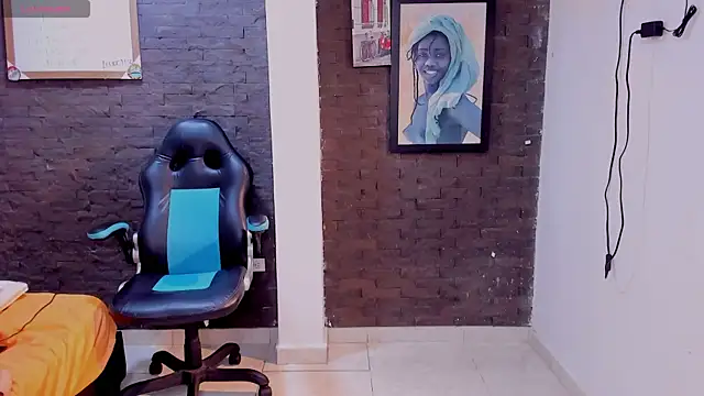 Snapshot of Lessly_Cooper chatting on 11.14.25 Lessly Cooper online show from 11.14.25