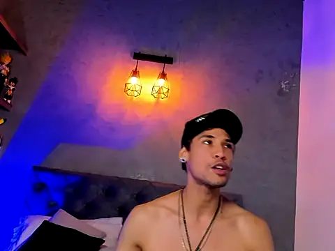 MaxHuston online show from 10.25.25