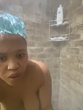 Snapshot of Saq-Madik chatting on 11.05.25 Saq-Madik online show from 11.05.25