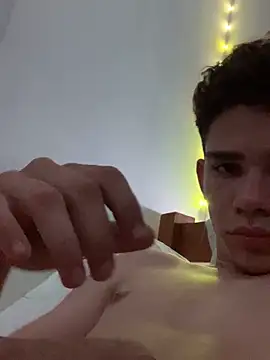 Snapshot of Leo_TheGod chatting on 10.21.25 Leo TheGod online show from 10.21.25