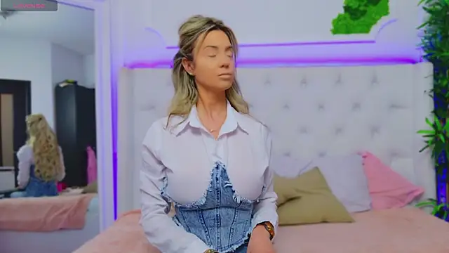 AriannaSins online show from 01.16.25