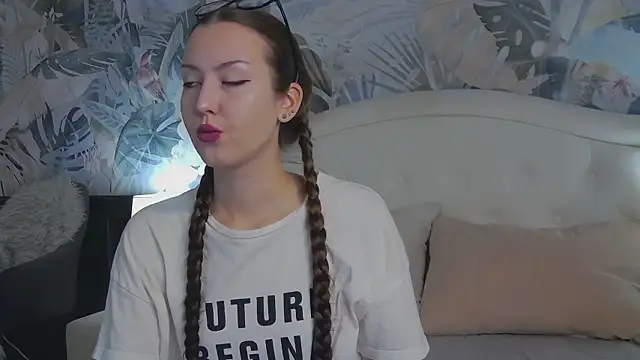 ReginaNyx online show from 11.22.25