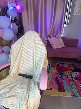 Snapshot of cold_blondie chatting on 06.20.26 cold blondie online show from 06.20.26