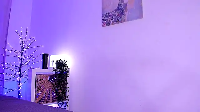 Divine Madeleine online show from 03.08.26