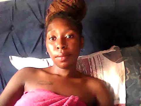 sexysmalldaily04 online show from 10.24.25