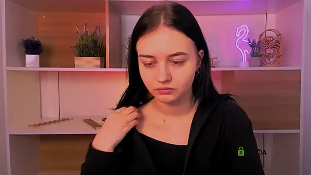 Snapshot of miki_ti chatting on 11.07.25 miki ti online show from 11.07.25