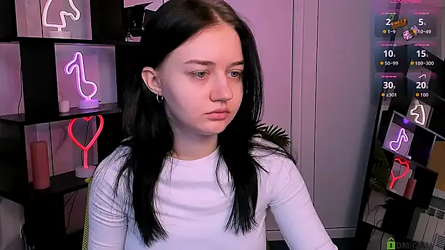 Snapshot of miki_ti chatting on 11.09.25 miki ti online show from 11.09.25