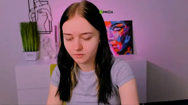 Snapshot of miki_ti chatting on 11.14.25 miki ti online show from 11.14.25