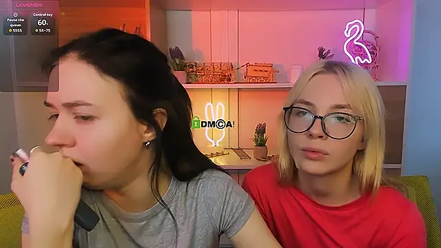 Snapshot of miki_ti chatting on 11.29.25 miki ti online show from 11.29.25