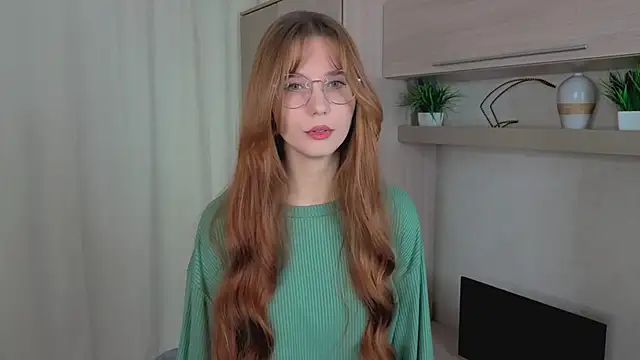 Snapshot of RachelColli chatting on 11.17.25 RachelColli online show from 11.17.25