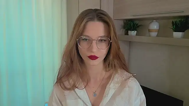 Snapshot of RachelColli chatting on 11.22.25 RachelColli online show from 11.22.25