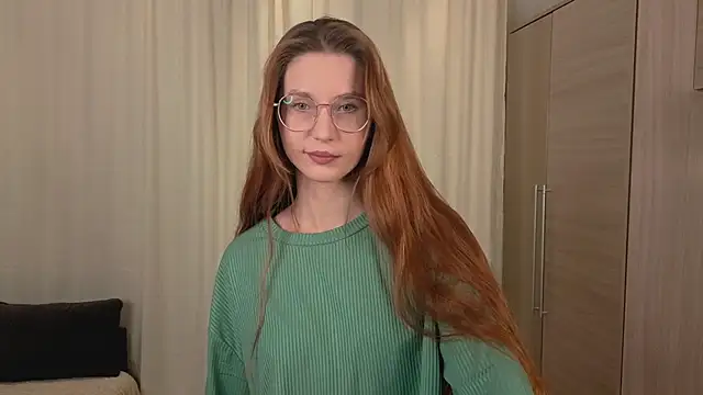 Snapshot of RachelColli chatting on 11.25.25 RachelColli online show from 11.25.25