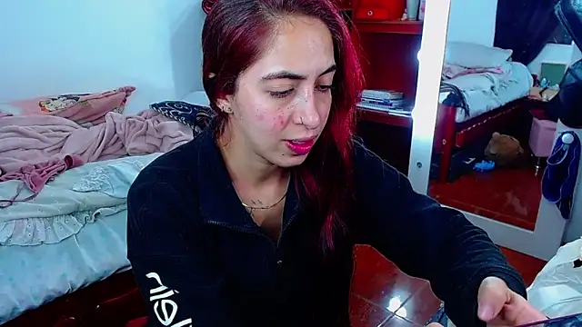 Snapshot of MariamGray1 chatting on 03.01.26 MariamGray1 online show from 03.01.26