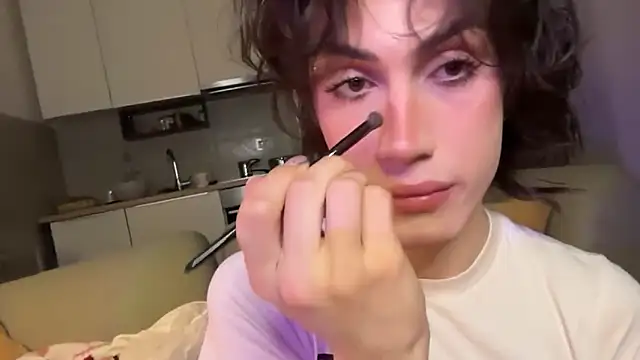 kira yoshika9e online show from 04.03.26