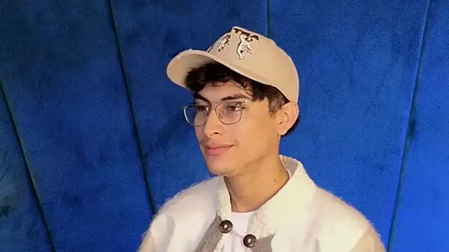 Aaron Eze online show from 10.26.25