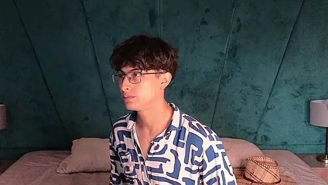 Aaron Eze online show from 03.29.26