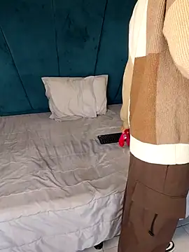 Aaron Eze online show from 04.17.26