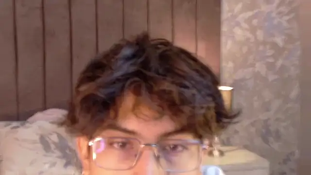 Snapshot of Aaron_Eze chatting on 05.19.26 Aaron Eze online show from 05.19.26