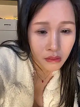 Snapshot of littlesluttycat chatting on 11.18.25 littlesluttycat online show from 11.18.25