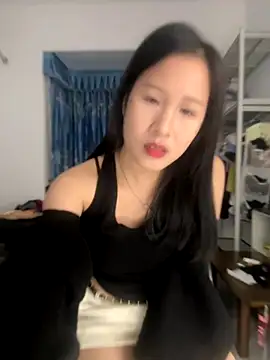 Snapshot of littlesluttycat chatting on 11.29.25 littlesluttycat online show from 11.29.25