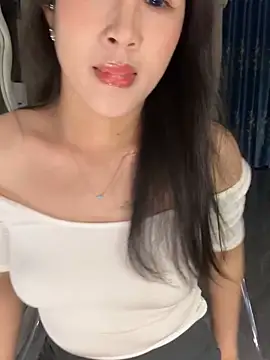 littlesluttycat online show from 04.17.26