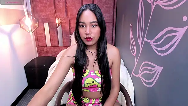 Rachel  Jonees online show from 10.22.25