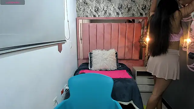 Rachel  Jonees online show from 11.28.25