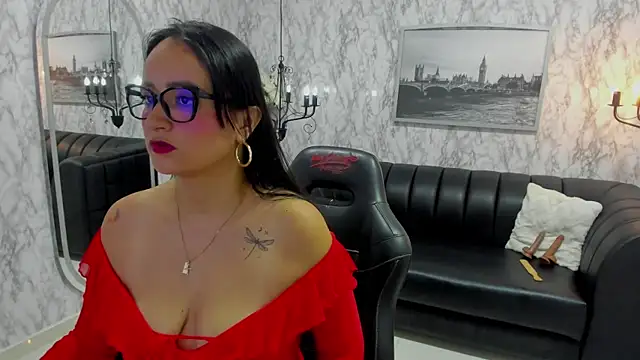 Snapshot of AlexandraMilff chatting on 11.23.25 AlexandraMilff online show from 11.23.25