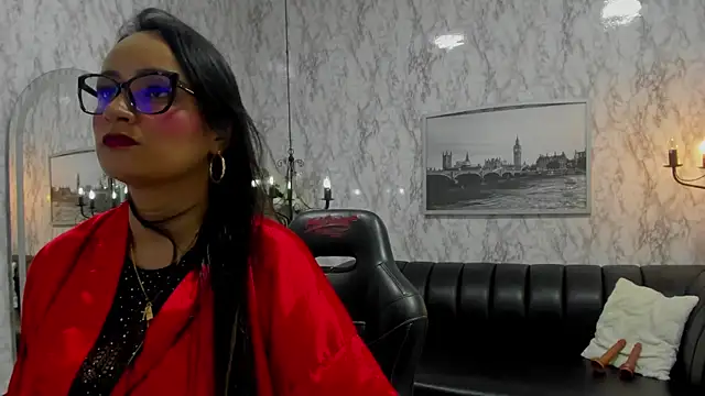 Snapshot of AlexandraMilff chatting on 11.24.25 AlexandraMilff online show from 11.24.25