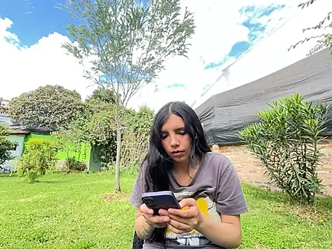 moon2 1  online show from 11.17.25