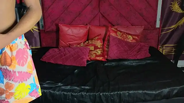 Snapshot of Latin_Femboy13 chatting on 10.18.25 Latin Femboy13 online show from 10.18.25