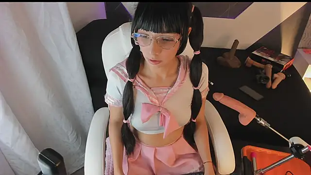 michelle cutee  online show from 11.08.25