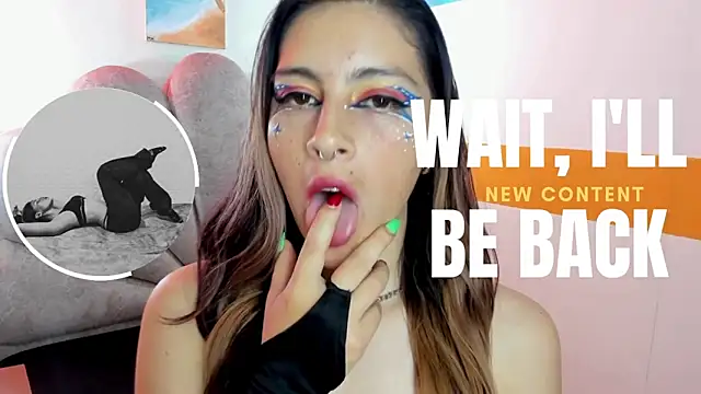 Snapshot of moon_winy chatting on 10.24.25 moon winy online show from 10.24.25